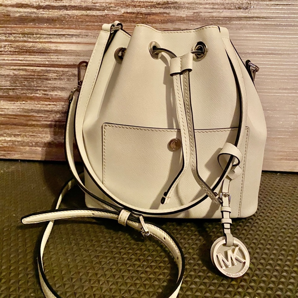 Micheal Kors Bucket Bag